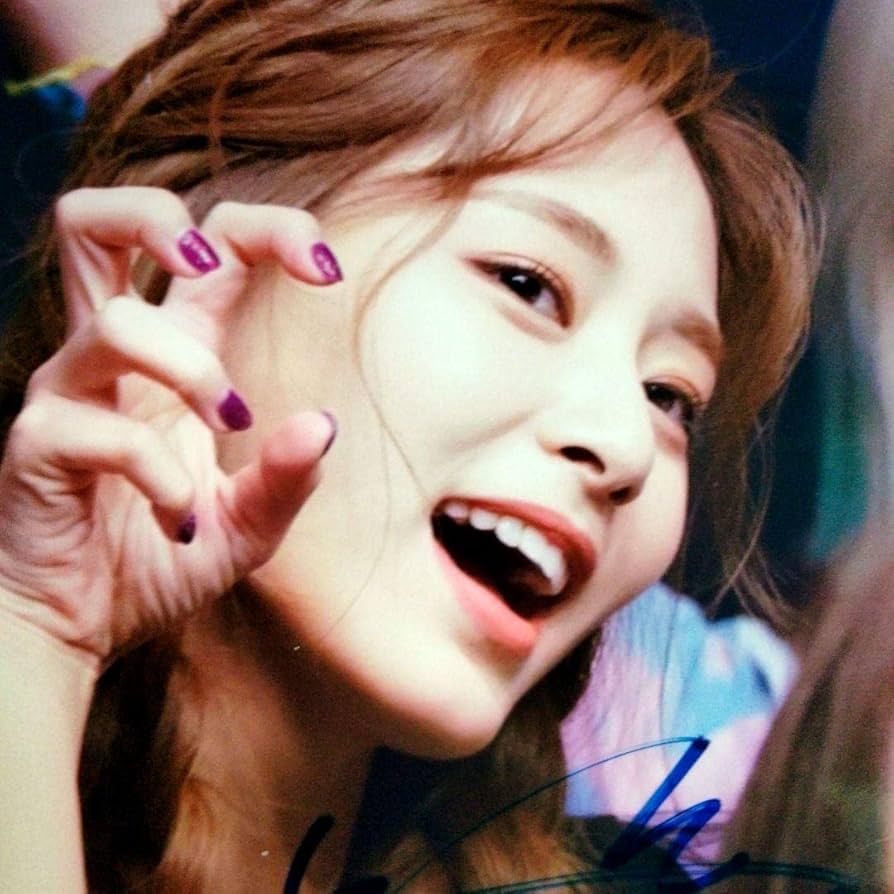 Amazon | ツウィ直筆サイン入り2Lサイズ写真…Tzuyu…TWICE‥⑪